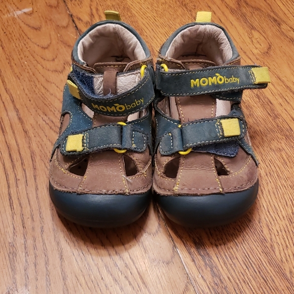 momo baby sandals